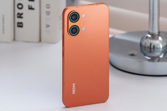 Chi phí sửa chữa Redmi Turbo 5 Max: Thay bo mạch chủ đắt gần bằng mua máy mới