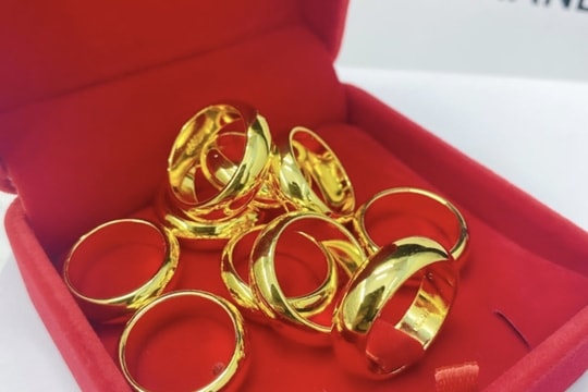 Giá vàng chiều nay 10/2/2026: Vàng SJC, nhẫn 9999, thế giới