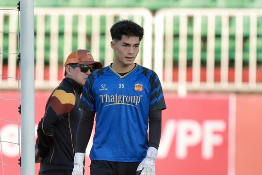 Thủ môn 1m92 Trần Trung Kiên được khuyên xuất ngoại: Lợi thế vượt trội Đặng Văn Lâm