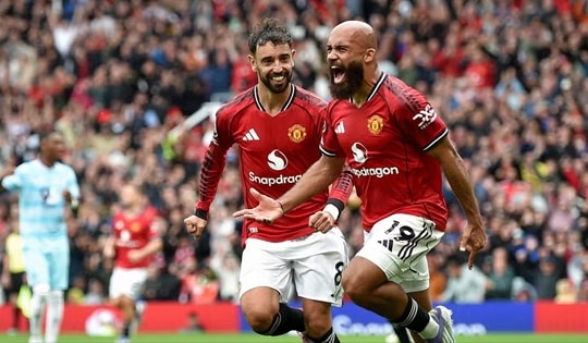 Michael Carrick hồi sinh Man United: Cặp bài trùng Bruno và Mbeumo thống trị Ngoại hạng Anh