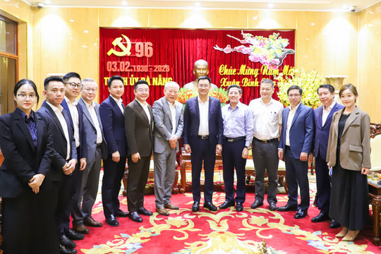 Da Nang Party chief receives delegation from leading Chinese construction group