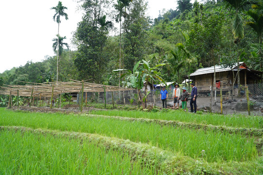 Đổi nếp nghĩ để mở lối thoát nghèo