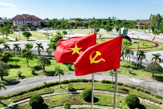 Lắng nghe nhân dân để xây dựng Đảng vững mạnh