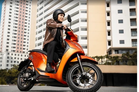 Top 4 xe máy điện có tốc độ nhanh nhất tại Việt Nam: Từ BMW CE 04 đến Dat Bike Quantum S1