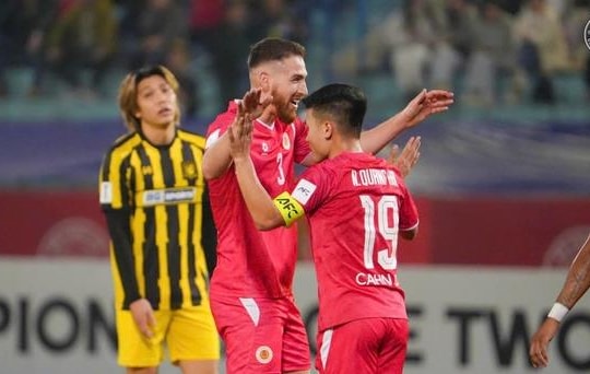 Quang Hải lập cú đúp giúp CAHN chạm một tay vào tứ kết AFC Champions League Two
