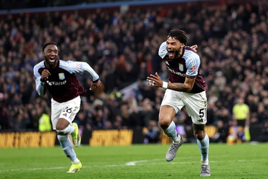 Aston Villa 1-0 Brighton: Milner đi vào lịch sử, Villa Park mở hội bám đuổi Arsenal