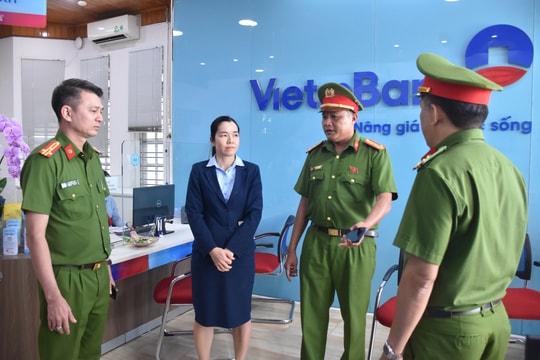 Công an Đà Nẵng diễn tập phương án phòng, chống tội phạm cướp ngân hàng