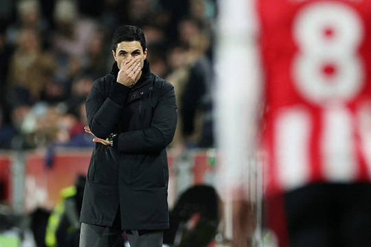 Arsenal chia điểm đáng tiếc trước Brentford: Cuộc đua vô địch Ngoại hạng Anh nóng trở lại