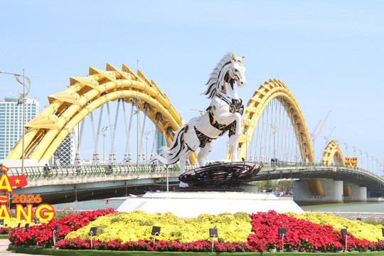 Đề xuất các vị trí công cộng trang trí mô hình linh vật ngựa sau Tết