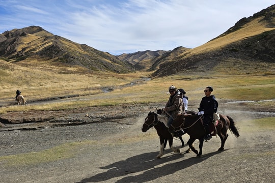 Horse trekking in Mongolia: Discover nomadic life on open steppe