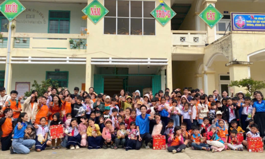 Lan tỏa giá trị sống tử tế qua hành trình “Tết tử tế” của Học viện Giáo dục MMOST