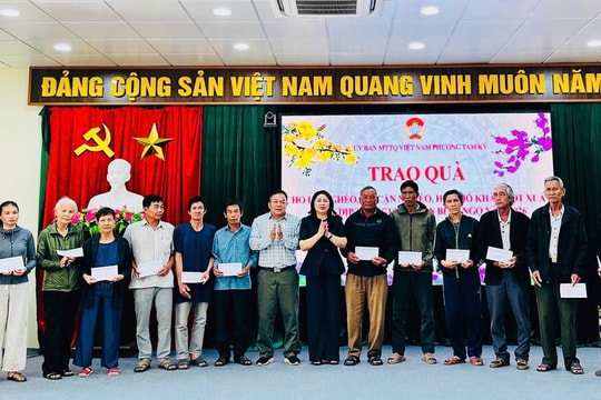 Phường Tam Kỳ huy động gần 1,9 tỷ đồng tặng quà Tết cho hộ nghèo, hộ có hoàn cảnh khó khăn