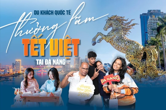 Du khách quốc tế thưởng lãm Tết Việt tại Đà Nẵng