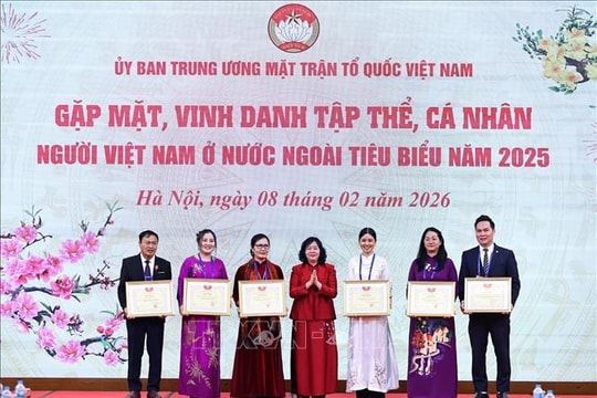 Mặt trận đóng góp vào hành trình đưa Việt Nam vươn mình mạnh mẽ