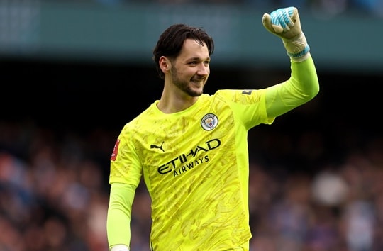 James Trafford tỏa sáng rực rỡ: Nghịch lý khiến Man City nguy cơ mất người gác đền tương lai