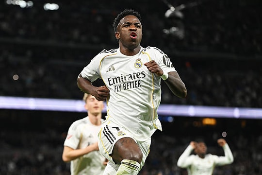 Real Madrid thắng Real Sociedad 4-1: Vinicius Jr tỏa sáng rực rỡ khi vắng Mbappe