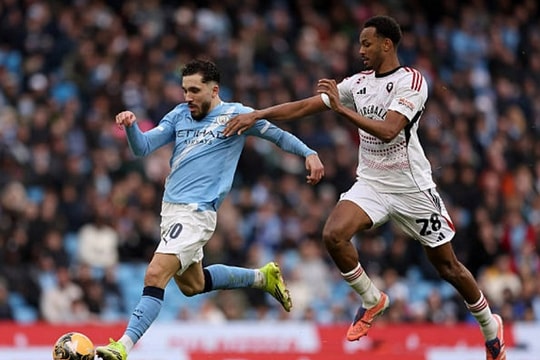 Rayan Cherki rực sáng giúp Manchester City giải mã Salford 2-0 tại vòng 4 FA Cup