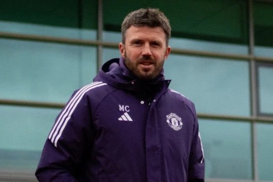 Man Utd gạt bỏ cảm xúc: Vì sao Michael Carrick chưa được trao 'ấn kiếm' dù đang thăng hoa?