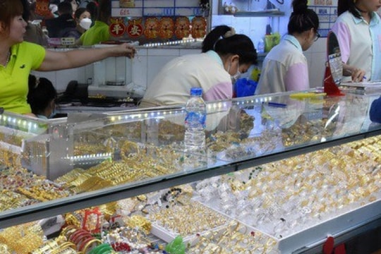 Cập nhật 08:00 sáng 17/02/2026: Giá vàng đồng loạt đi ngang, SJC giữ mức 181 triệu đồng/lượng