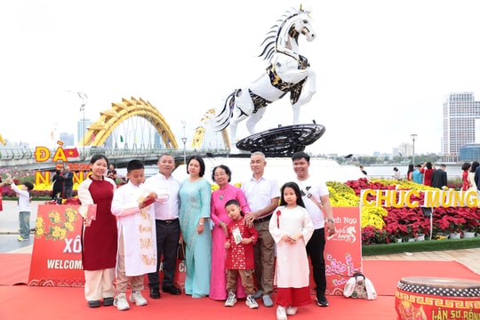 Đà Nẵng tiếp tục trưng bày các linh vật Ngựa sau Tết Nguyên đán