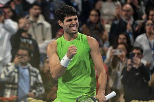 Qatar Open 2026: Alcaraz và Sinner phô diễn sức mạnh, tâm điểm đại chiến Medvedev - Tsitsipas