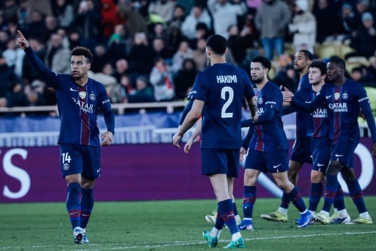 PSG ngược dòng hạ Monaco 3-2: Desire Doue tỏa sáng rực rỡ sau bước ngoặt thẻ đỏ