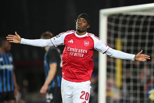 Madueke: "Hung thần" của Wolves sẵn sàng giúp Arsenal giữ vững ngôi đầu