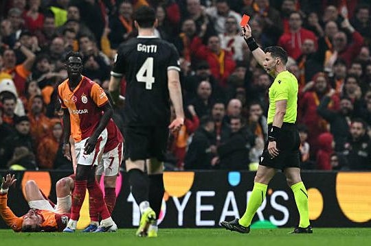 Juventus thảm bại 2-5 trước Galatasaray: Cơn ác mộng Istanbul và bài học cho Serie A