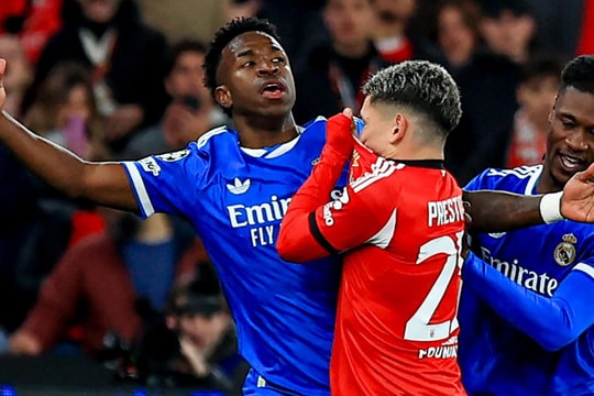 Vụ Vinicius bị phân biệt chủng tộc tại Champions League: Kylian Mbappe làm nhân chứng