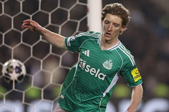 Anthony Gordon lập poker lịch sử, Newcastle vùi dập Qarabag 6-1 tại Champions League