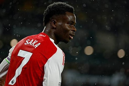Chấm điểm Arsenal hòa Wolves 2-2: Saka rực sáng, Raya mắc sai lầm tai hại