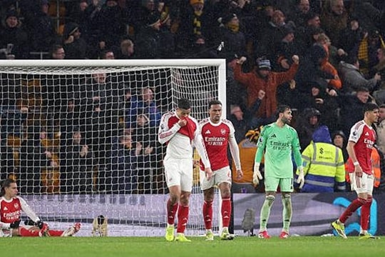 Bi kịch phút 94: Arsenal đánh rơi chiến thắng sau pha phản lưới nhà trước Wolves