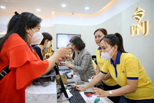 Giá vàng hôm nay 20/2/2026: Giá vàng miếng SJC, vàng nhẫn 9999, vàng thế giới mùng 4 Tết Bính Ngọ cập nhật mới nhất