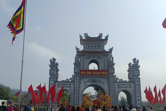 Nghệ An: Hành trình chiêm bái đền ông Hoàng Mười dịp đầu xuân Bính Ngọ
