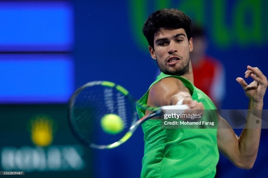 Carlos Alcaraz vô địch Qatar Open: Hủy diệt Arthur Fils sau 52 phút