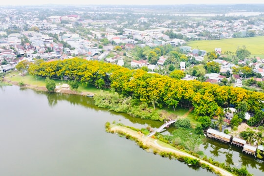 Xuân về trẩy hội đình làng Hương Trà