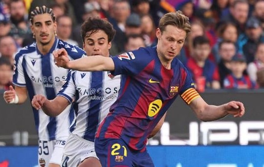 Frenkie de Jong rực sáng với thống kê siêu thực giúp Barcelona đè bẹp Levante