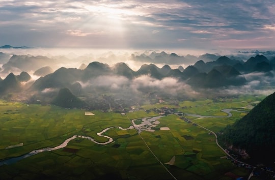 Hành trình chiêm ngưỡng cảnh sắc ba miền Việt Nam rực rỡ từ góc nhìn trên cao