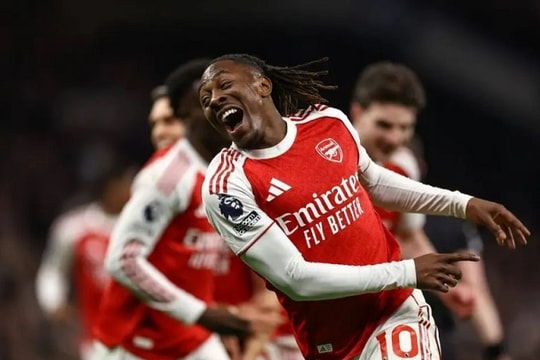 Arsenal đè bẹp Tottenham 4-1: Màn trình diễn điểm 10 của Eberechi Eze