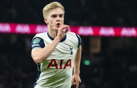 Man Utd chi 57 triệu bảng mua Lucas Bergvall: Canh bạc sửa sai trước Liverpool