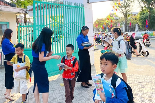 Trường học vui hội đầu năm mới