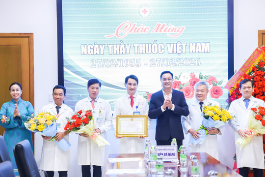 Bí thư Thành ủy Đà Nẵng Lê Ngọc Quang chúc mừng ngày Thầy thuốc Việt Nam (27/2)