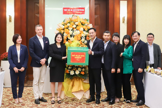 Bí thư Thành ủy Đà Nẵng Lê Ngọc Quang thăm, động viên doanh nghiệp đầu xuân Bính Ngọ 2026