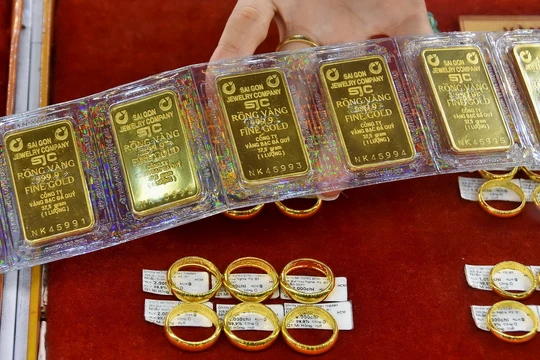 Giá vàng cập nhật 15h chiều nay 24/2/2026: Bảng giá vàng SJC, vàng nhẫn 9999, vàng thế giới