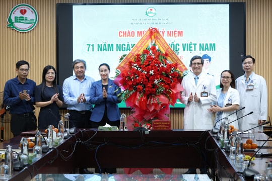 Lãnh đạo thành phố Đà Nẵng thăm các cơ sở y tế nhân ngày Thầy thuốc Việt Nam (27/2)