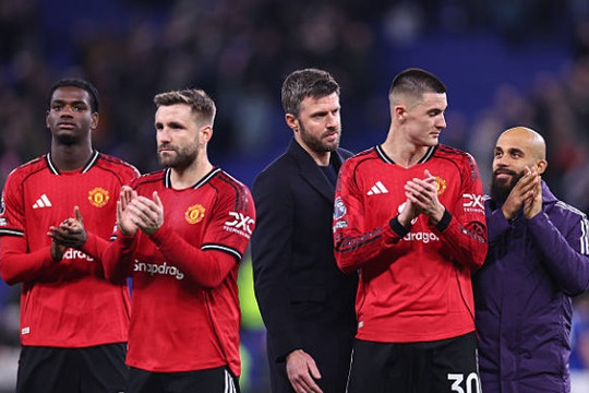 Manchester United chen chân vào top 4 sau chiến thắng tối thiểu trước Everton