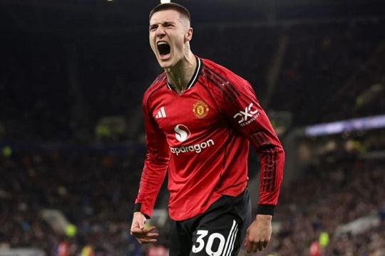 Benjamin Sesko và Senne Lammens tỏa sáng, Man Utd thắng Everton để xây chắc ghế cho Carrick