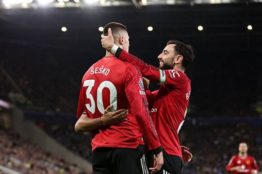 Benjamin Sesko rực sáng, Man Utd hạ gục Everton để áp sát top 4 Ngoại hạng Anh