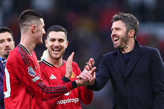 Manchester United hạ Everton: Michael Carrick sửa sai với quân bài tẩy Benjamin Sesko