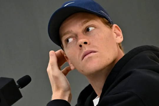 Jannik Sinner và làn sóng hoài nghi đầu năm 2026: Đẳng cấp lung lay hay kỳ vọng phi thực tế?